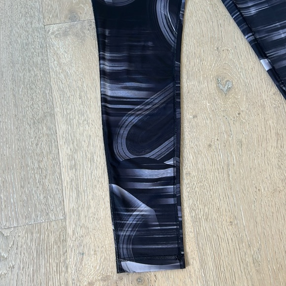 NWOT Small / Medium Leggings. Athletic Pants. Full Floor Ankle 7/8 Length. - Picture 5 of 14